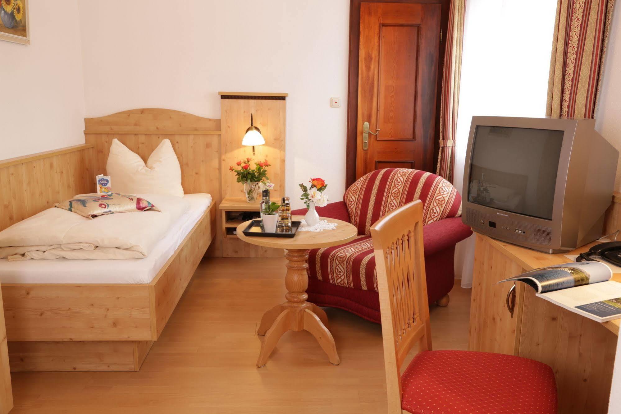 Hotel Am Kureck Bad Wiessee Exterior photo